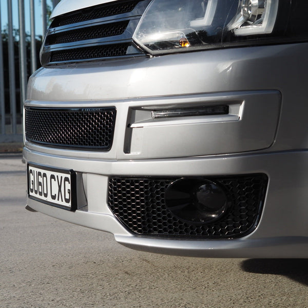 For VW T5.1 Honeycomb Gloss Black Bumper Grille + Fog Light Trims + Number Plate Trim Sportline Painted and Ready to Fit