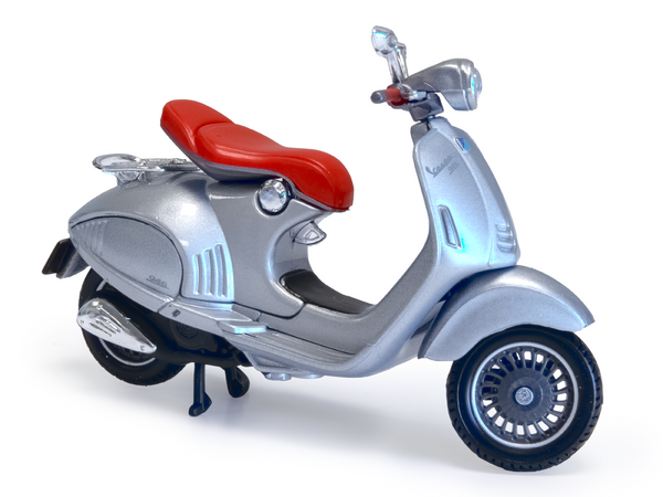 Vespa 946 Bellissima 2014 Silver 1:18 Scale Maisto Diecast Model