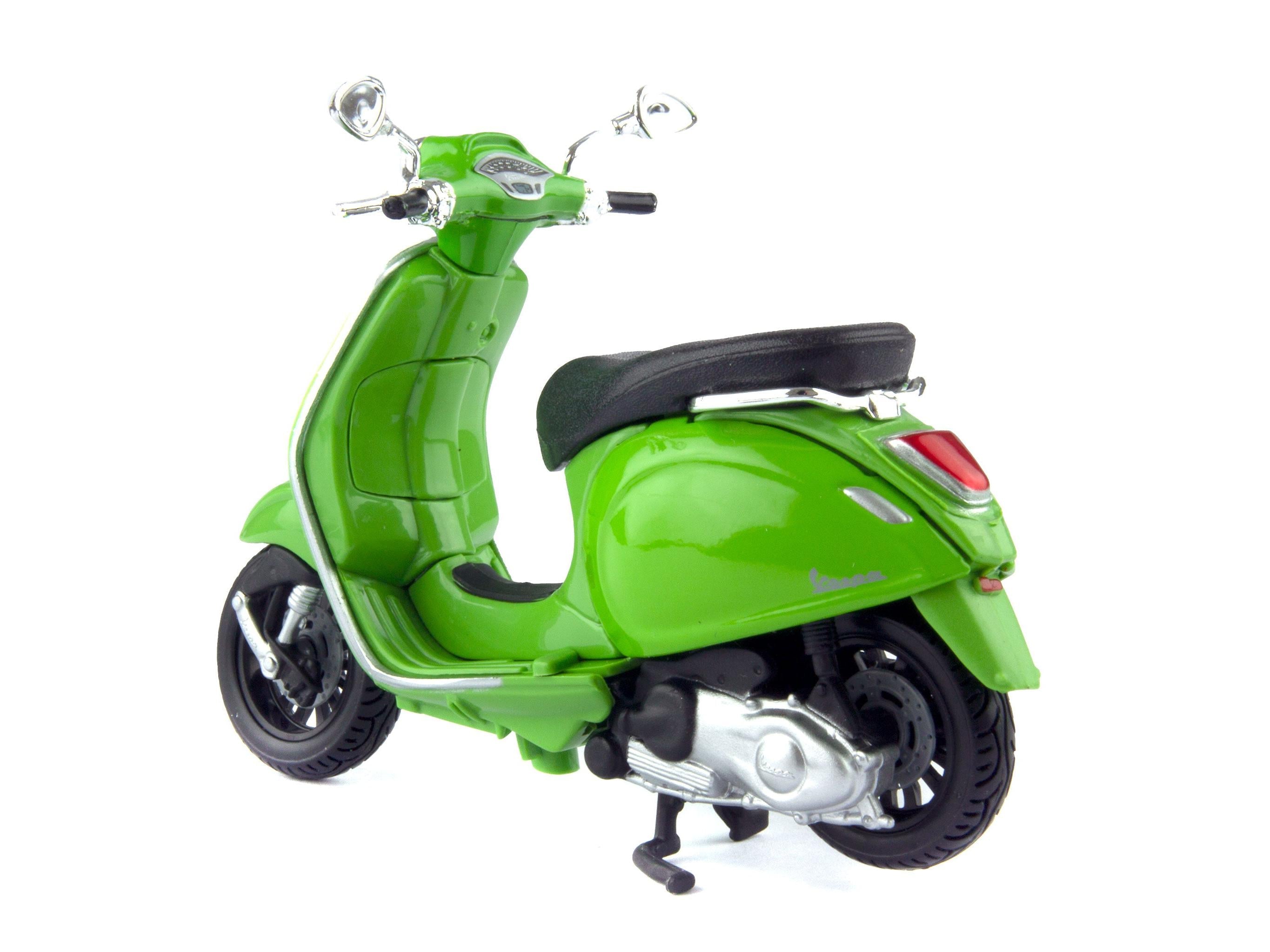 Vespa Sprint 150 ABS 2017 2018 Green 1:18 Scale Maisto Diecast Model