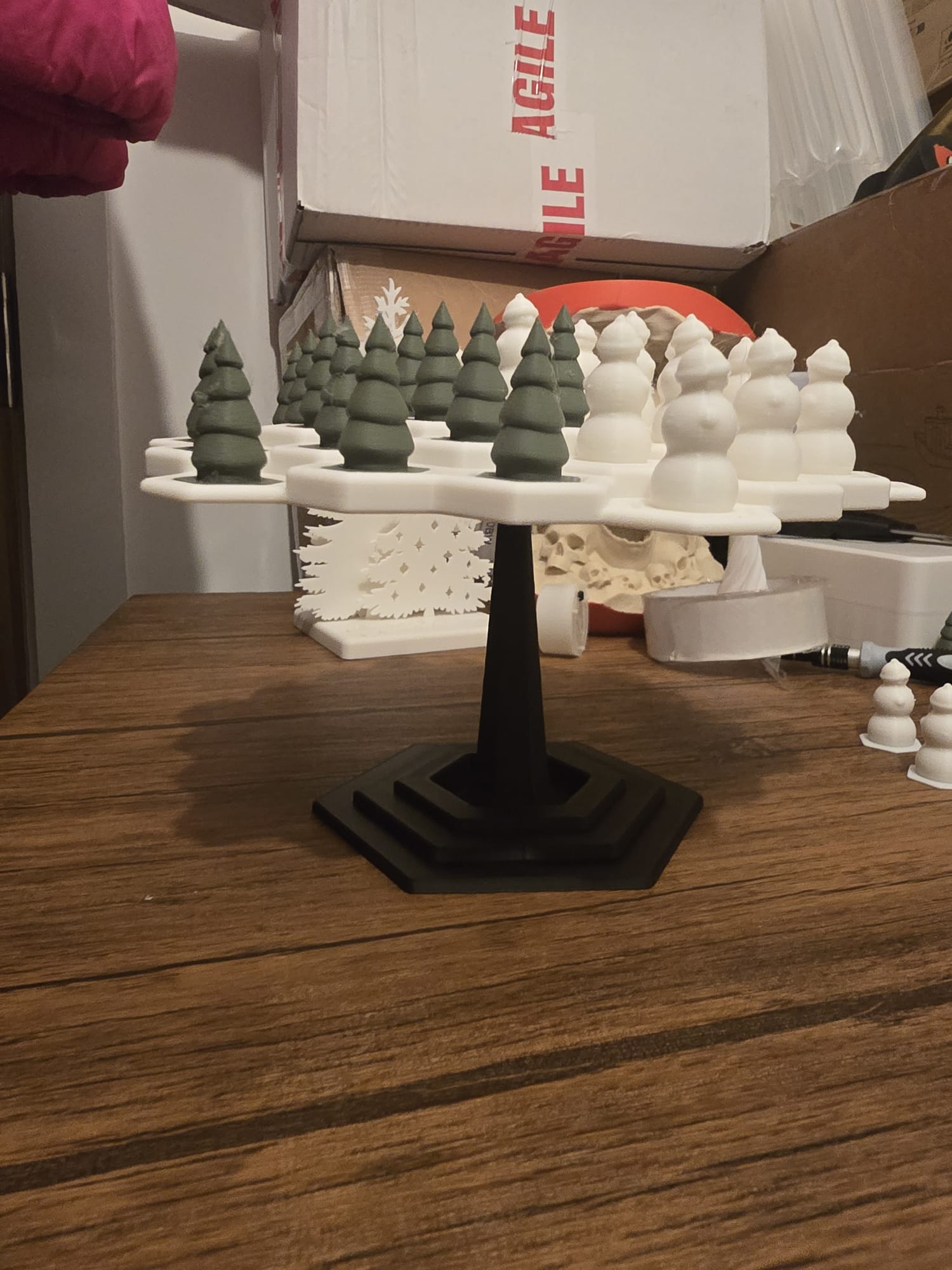 Stack the Snowmen! Holiday Balance Game with Festive Trees