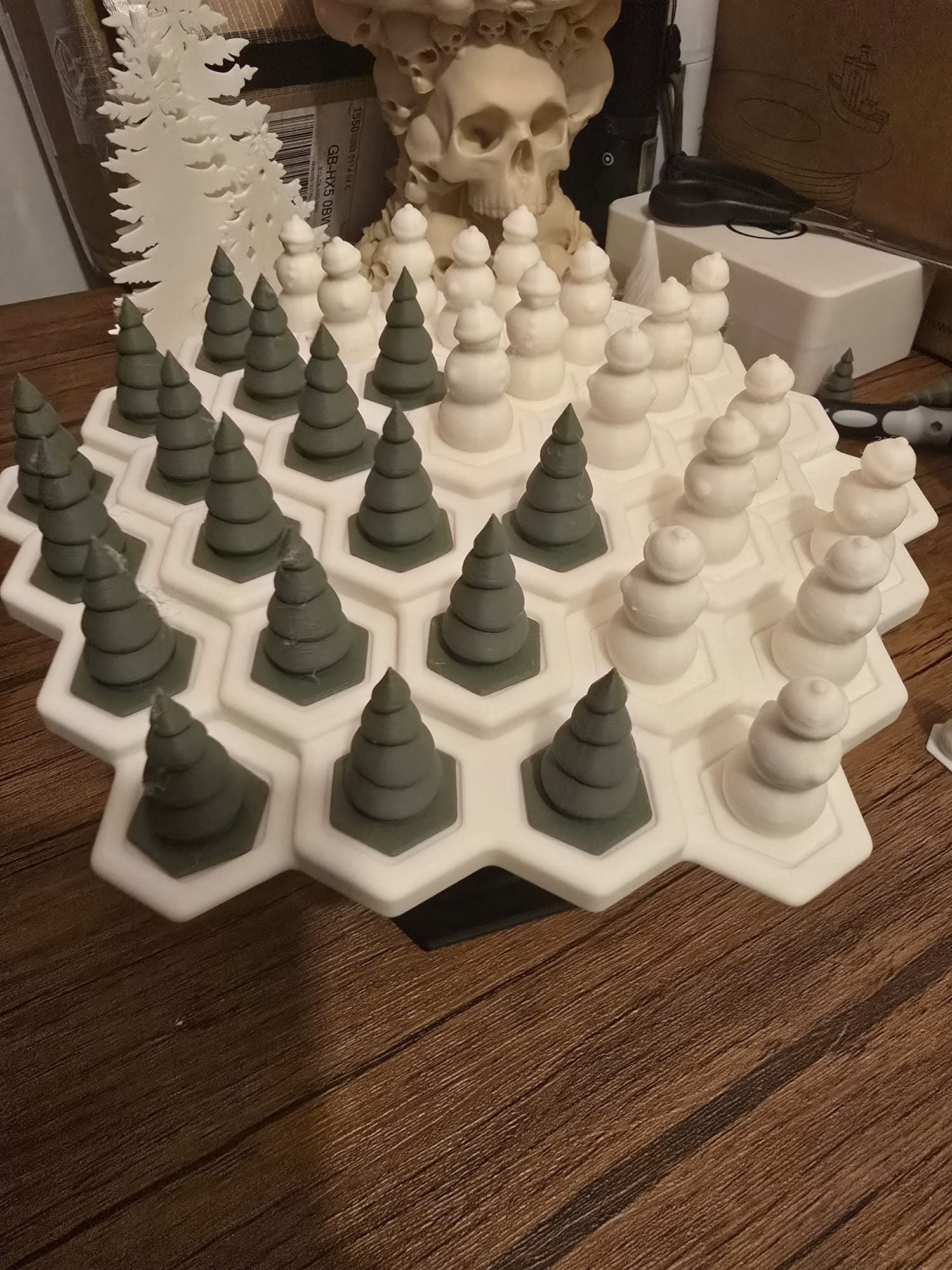 Stack the Snowmen! Holiday Balance Game with Festive Trees