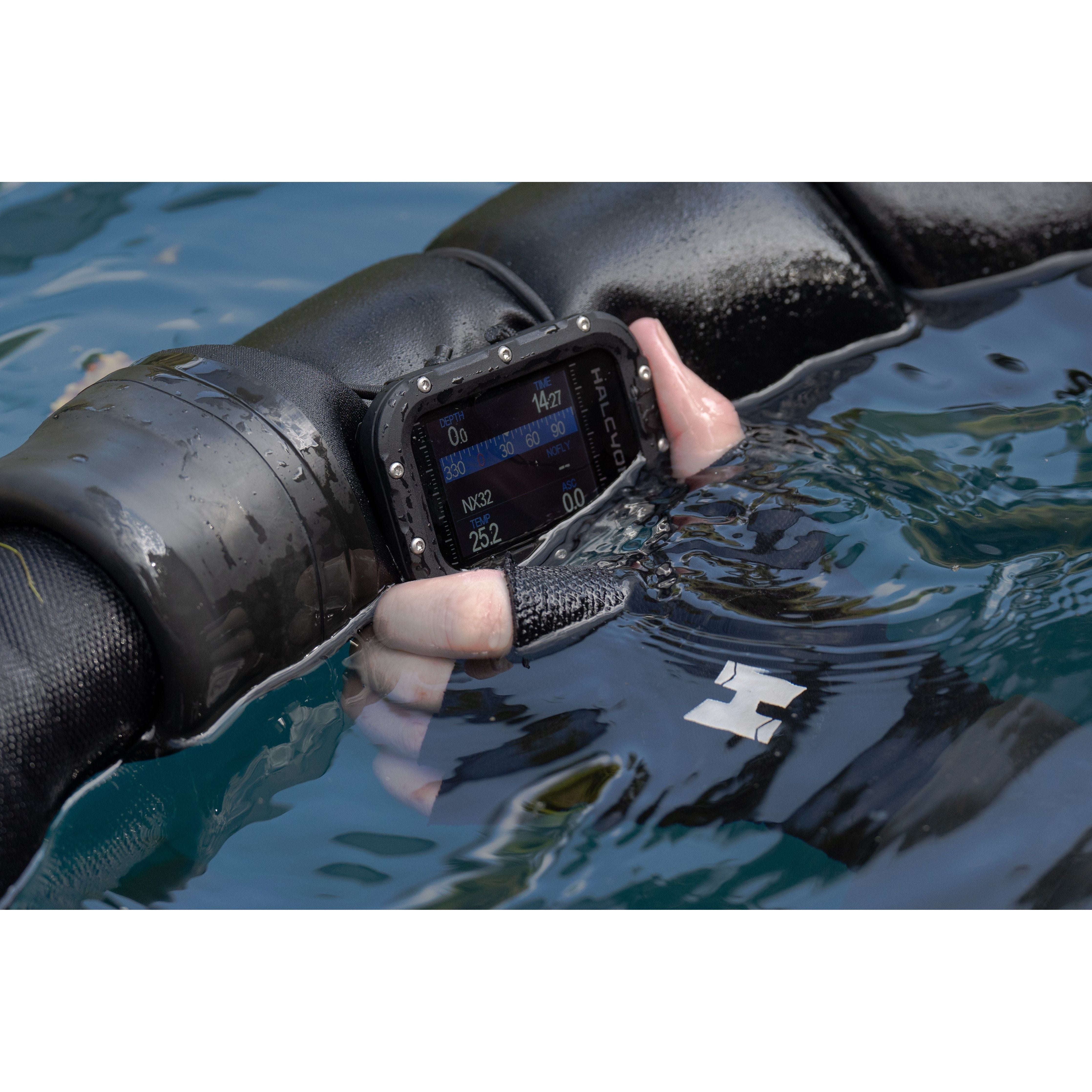 Halcyon Symbios™ Dive Computer System