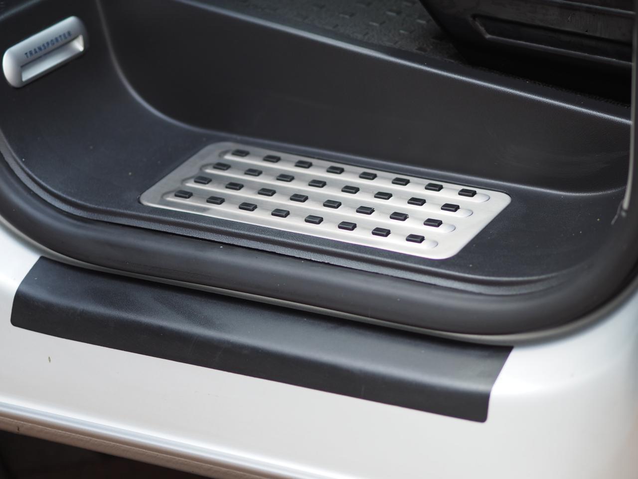 For VW T5 & T5.1 Caravelle Style Full Step Set – 3-Piece for Driver, Passenger & Sliding Door | Campervan Conversion, Highline Logo, LED