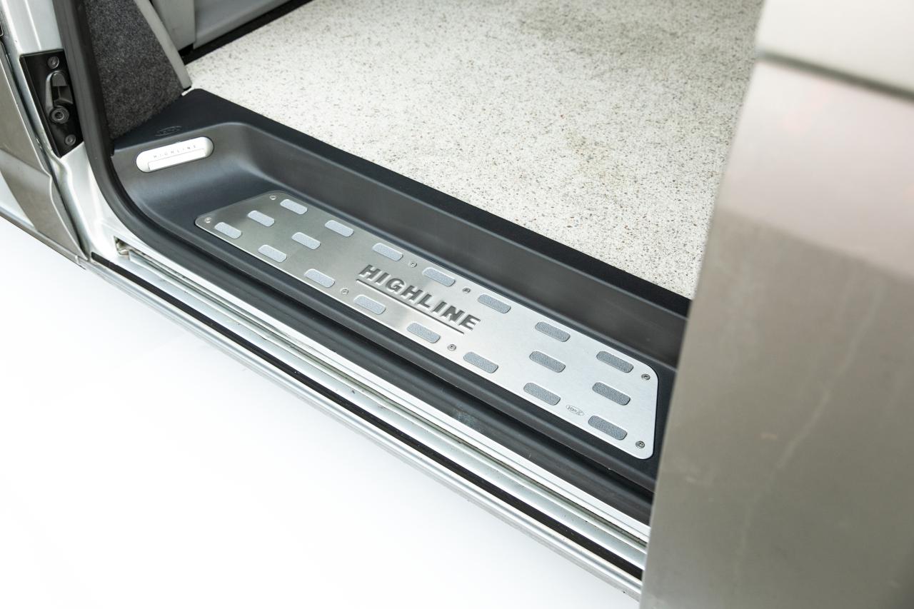 VW T6 Transporter Campervan Full Side Steps with Highline Inserts, Logo & LED – OEM Styling