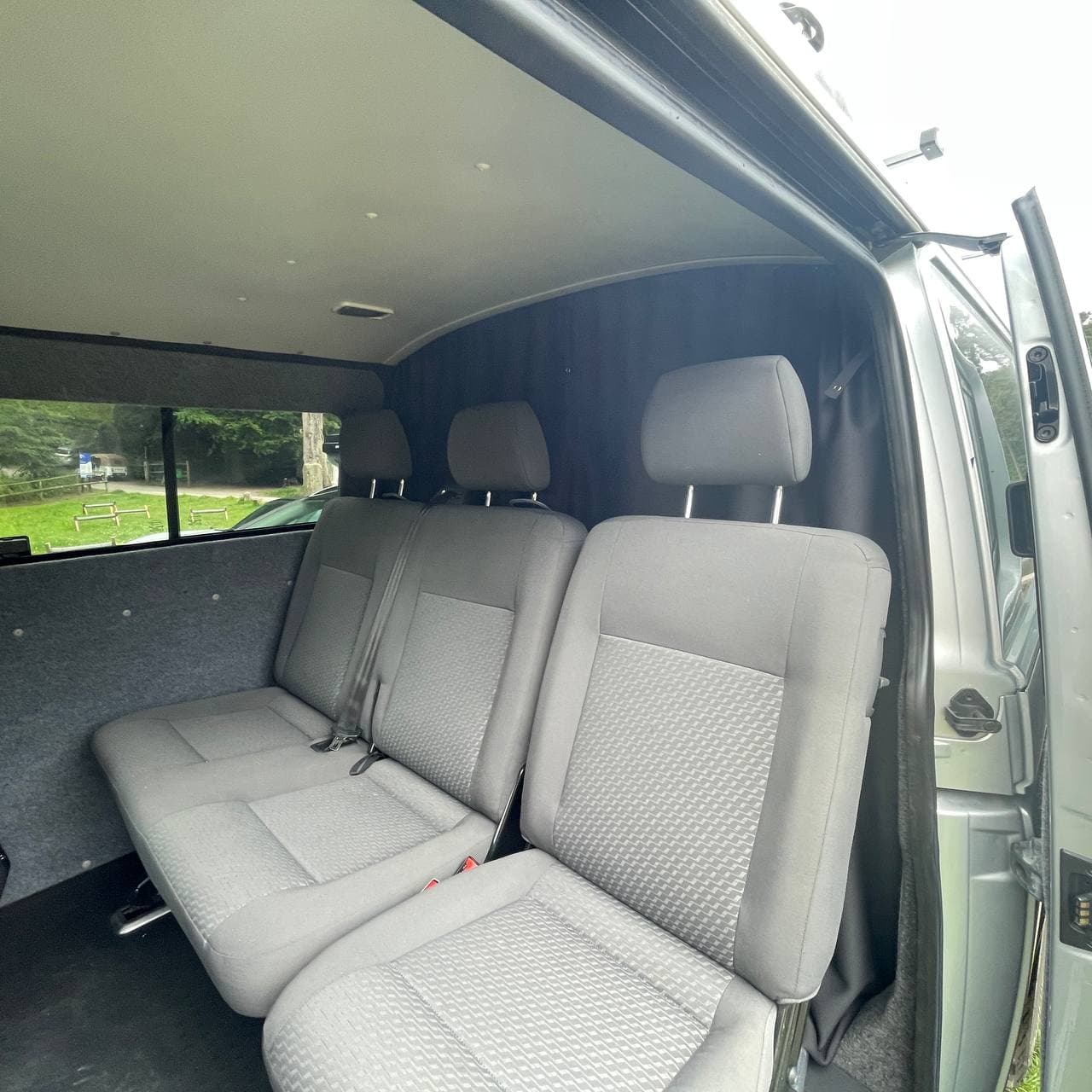 For VW T6,T6.1 Transporter Cab Divider Curtain Kit with Rail Premium Quality - Van-X