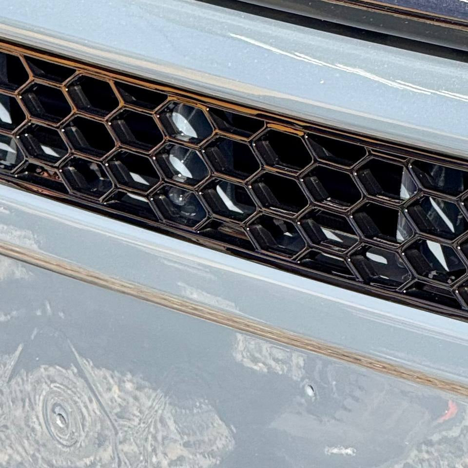 For Vauxhall Movano Bumper Honeycomb - Gloss Black, No Parking Sensors Replacement