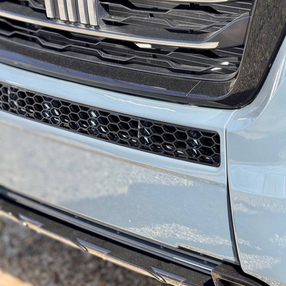 For Vauxhall Movano Bumper Honeycomb - Gloss Black, No Parking Sensors Replacement