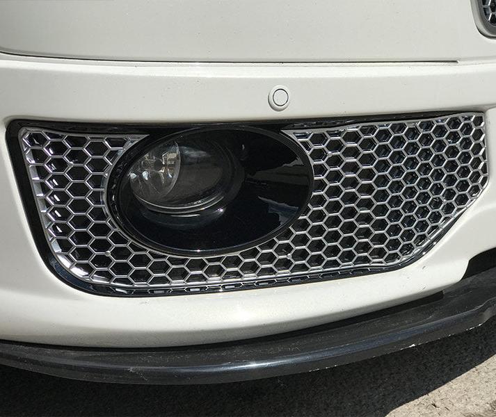 For VW T5.1 Transporter Honeycomb Bumper Grille + Fog Light Trims + Number Plate Trim Matte Chrome Sportline Painted and Ready to Fit