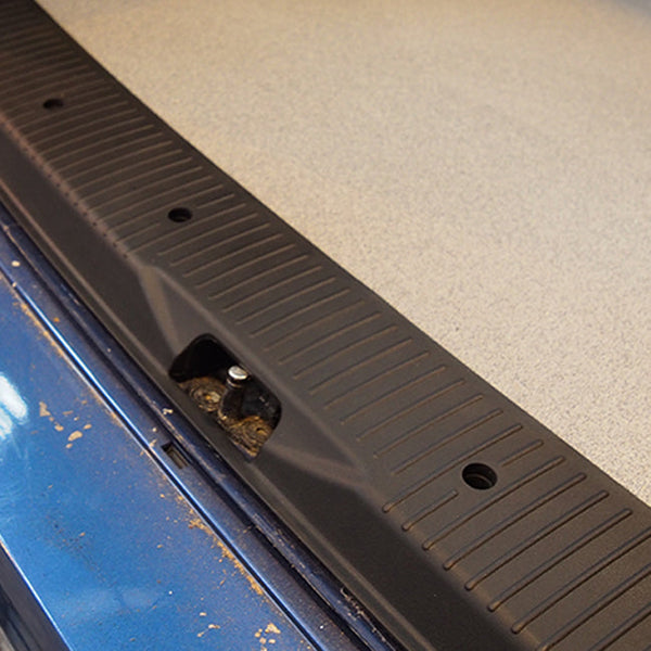 For VW T5, T5.1 V2 Transporter Rear Threshold Cover Tailgate / Single Door Plastic Full Length