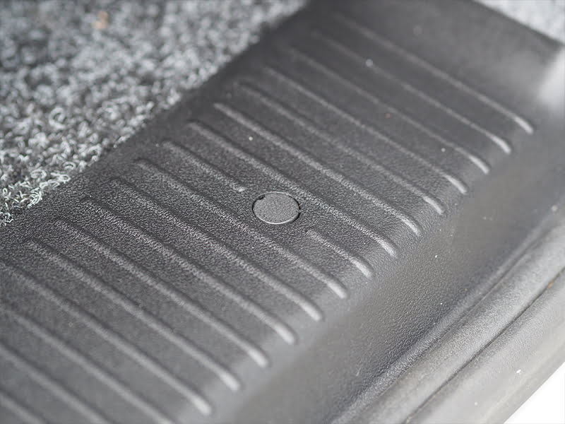 For VW T6 V2 Transporter Rear Threshold Cover Barndoor / Twin Door Plastic Full Length