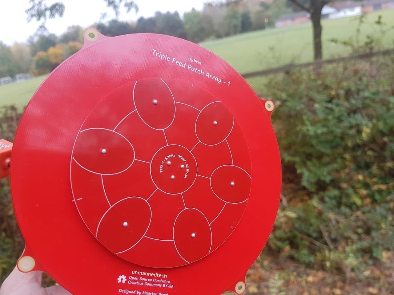 Triple Feed Patch Array Antenna SMA 14db (with 50ohm dummy load)