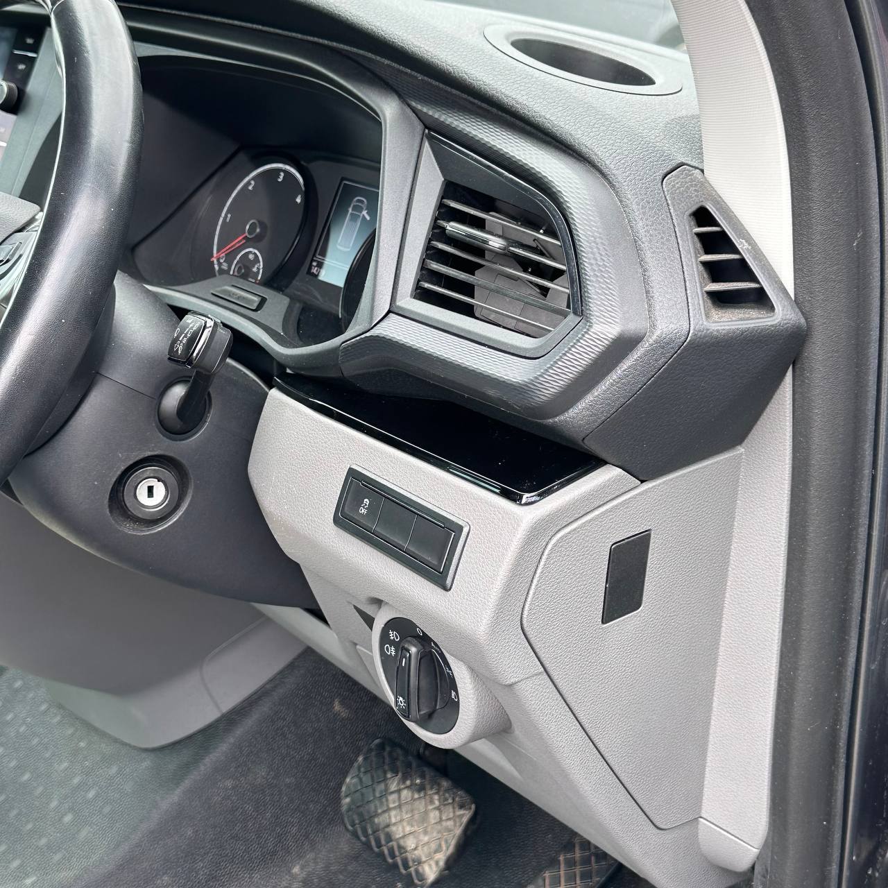 For VW T6.1 Transporter Dashboard Upgrade – 4-Piece Gloss Lower Dash Trim Set