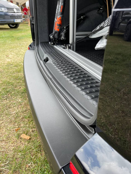 For VW T6 V3 Tailgate Threshold Cover + Side Step