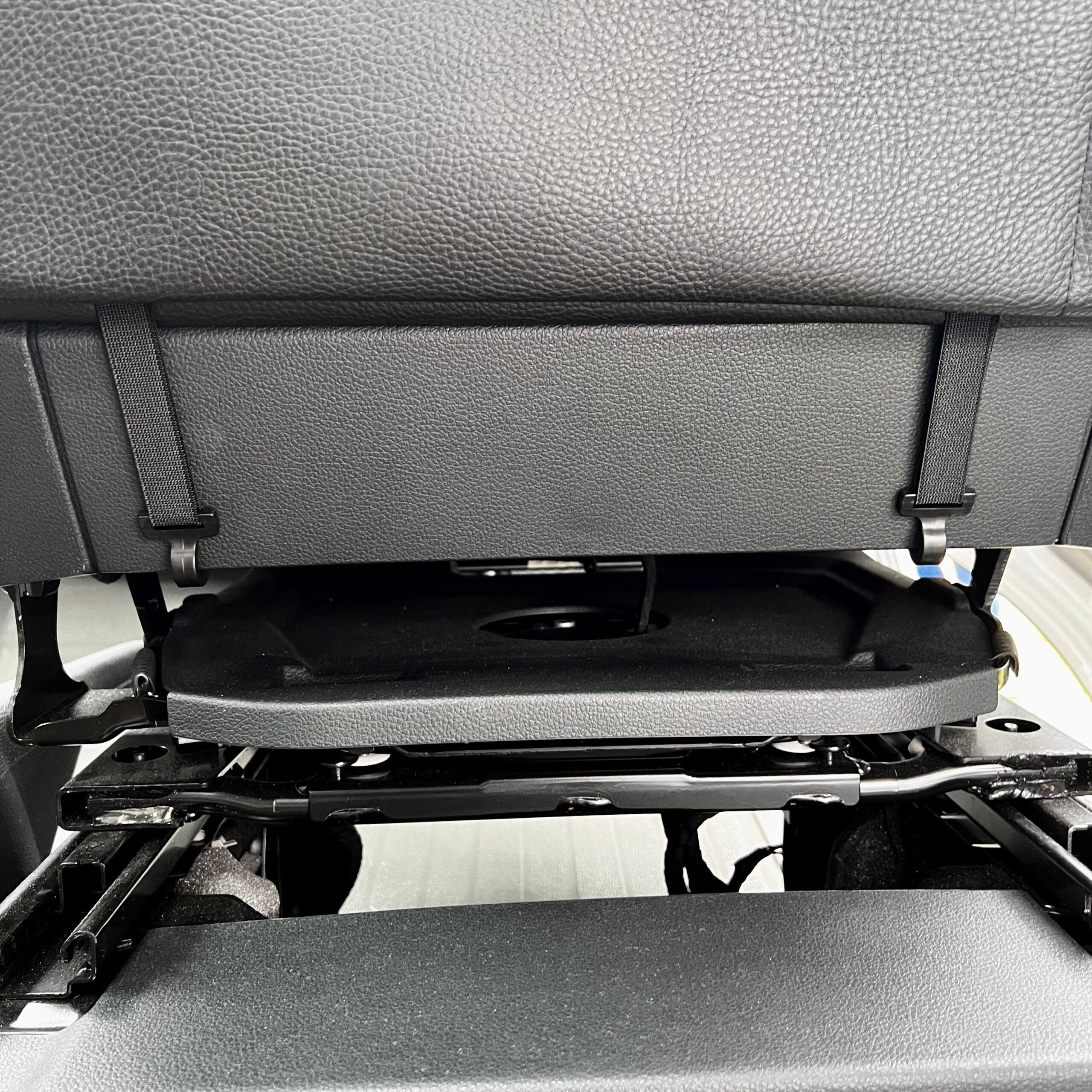 For VW California Ocean, Coast & Beach Campervan Single/Captains Seat Leatherette Back Seat Organiser Storage Solution