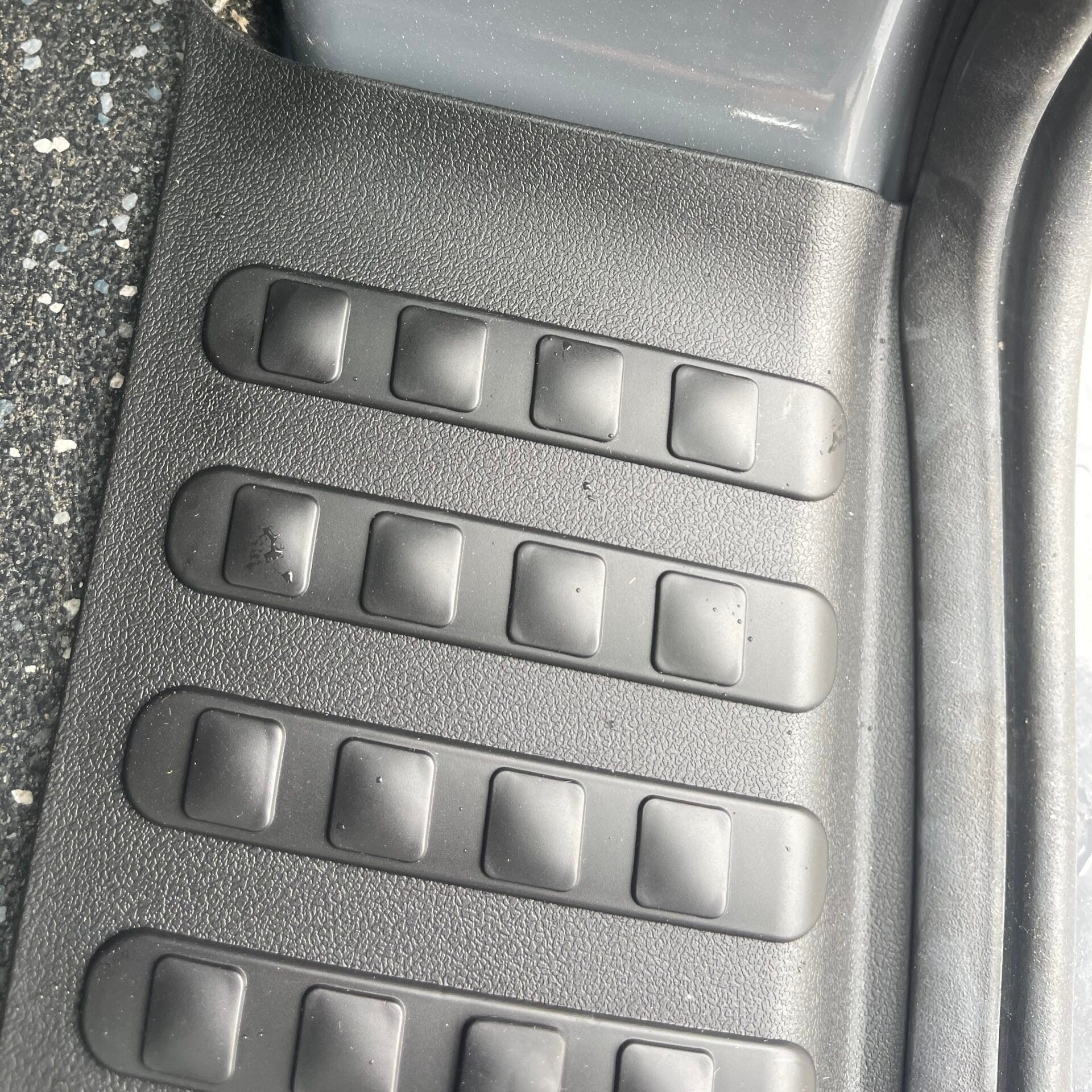 For VW T5, T5.1 V3 Barndoor Rear Threshold Cover Camper Conversion Parts Including Screws and Caps