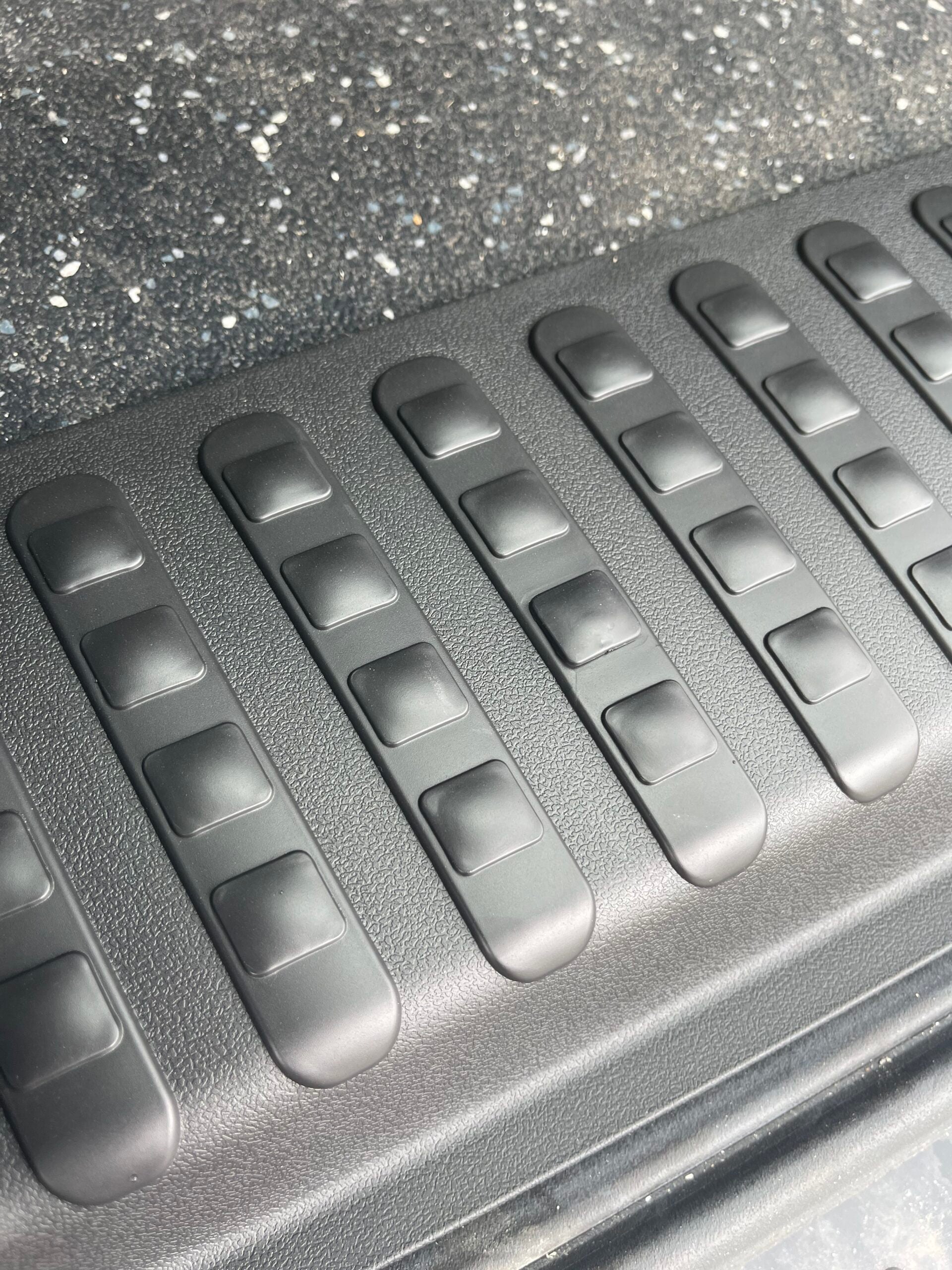 For VW T5, T5.1 V3 Barndoor Threshold Cover + Side Step