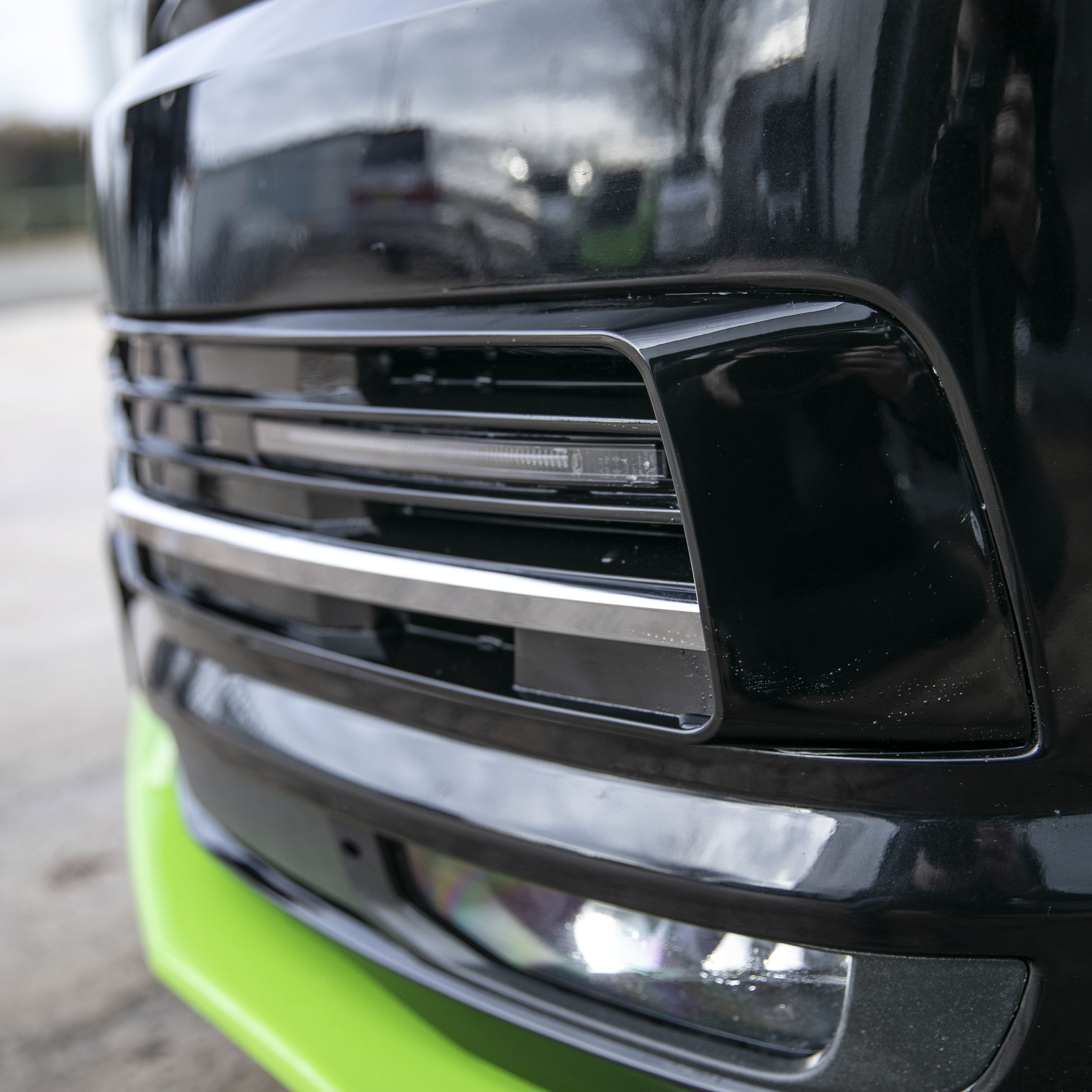 For VW T6 Transporter Light-bar DRL Kit (Gloss Black) Suitable for Highline and Sportline Bumper Ideal MOD