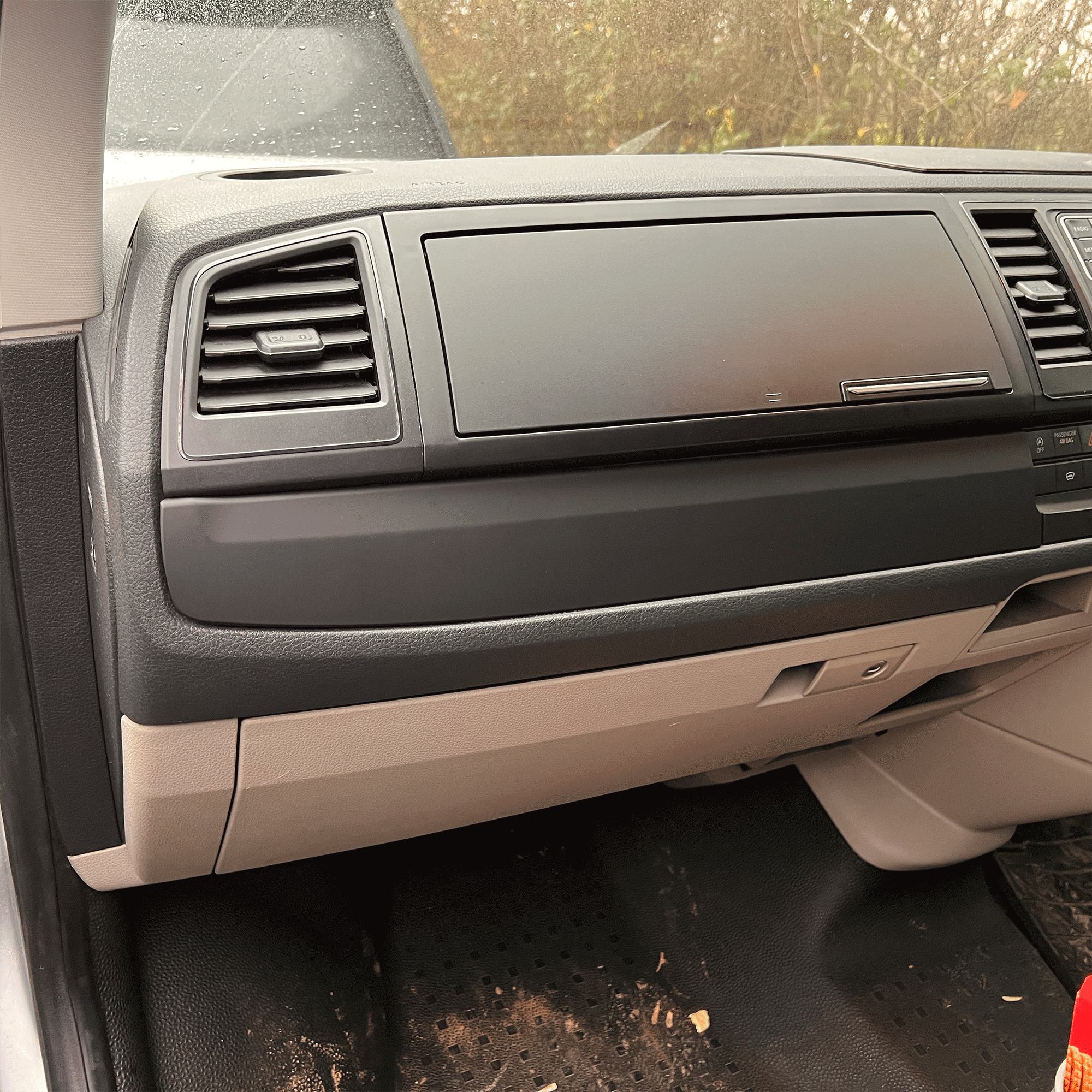 For VW Transporter T6 Lower Dash Styling Trims Comfort Dash Matte Black Painted and Ready to Fit (Set of 6)