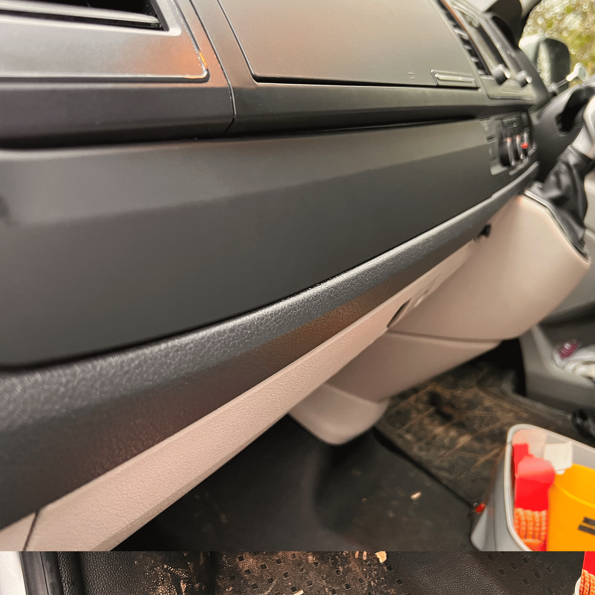 For VW Transporter T6 Lower Dash Styling Trims Comfort Dash Matte Black Painted and Ready to Fit (Set of 6)