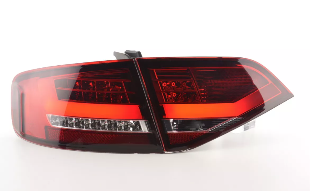 FK Paar LED-RÜCKLEUCHTEN Lightbar DRL Audi A4 B8 8K Limousine 07-11 rot S4 S-Line