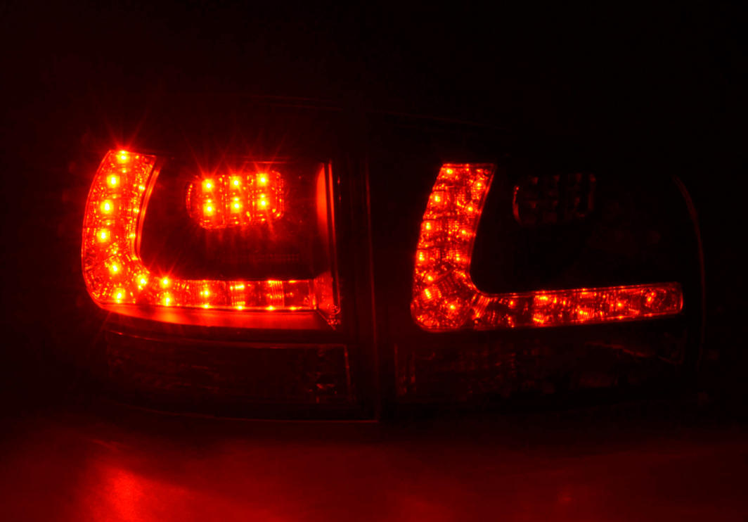 FK Paar LED DRL Rücklichter Lichtbalken VW Touareg 1 MK1 7L 03-09 schwarz getönt LHD