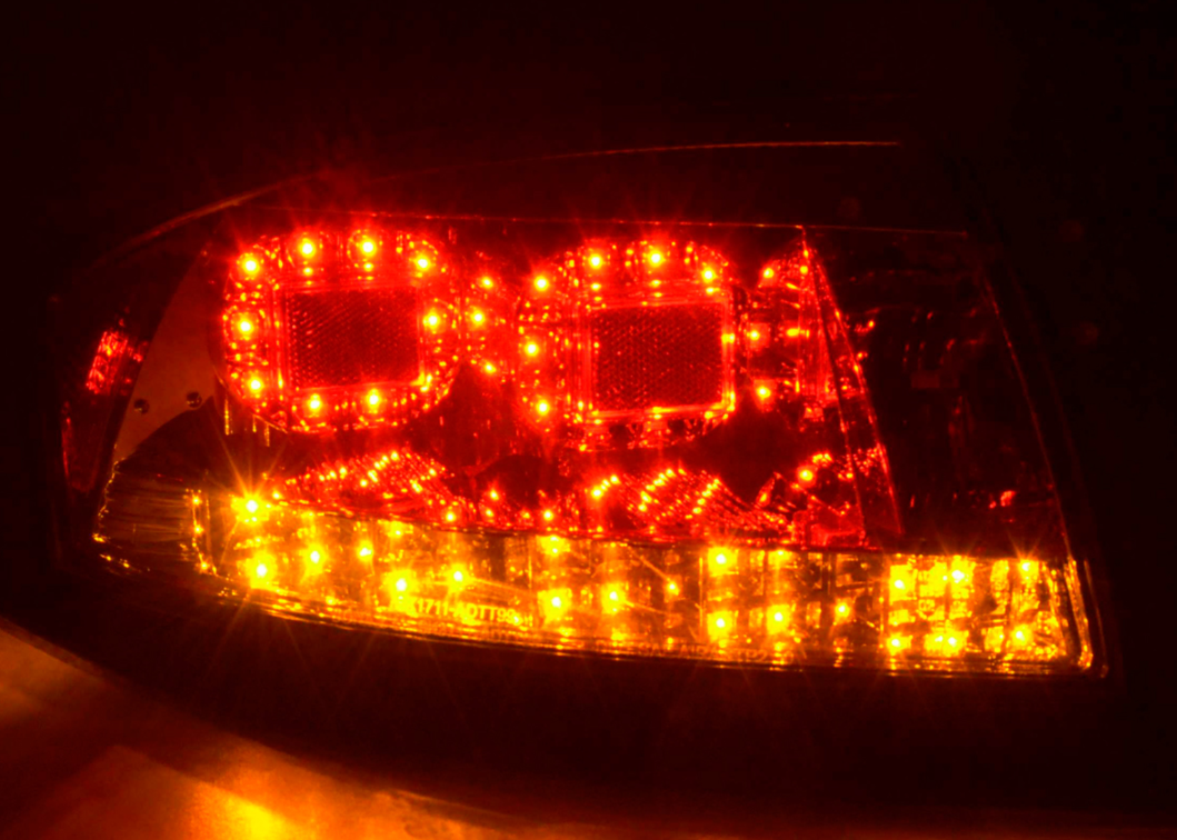 FK Paar LED-RÜCKLEUCHTEN Lightbar DRL Audi TT 8N 99-06 Chrom