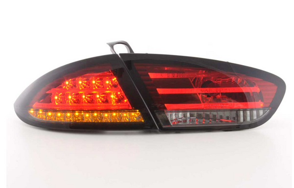 FK Paar LED-Rückleuchten Lightbar Seat Leon 2 MK2 1P 09-12 rot / schwarz LHD