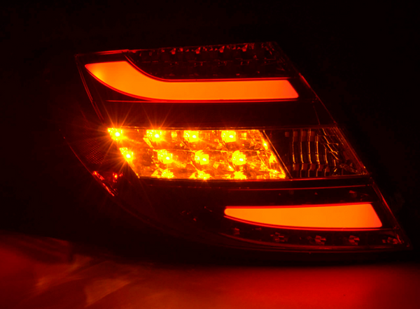 FK Paar LED-RÜCKLEUCHTEN Lightbar DRL Mercedes C-Klasse W204 2011+ rot klar LHD