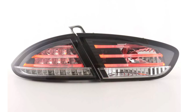 FK Paar LED-Rückleuchten Lightbar Seat Leon 2 MK2 1P 09-12 schwarz verchromt LHD