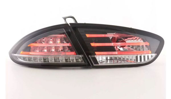 FK Paar LED-Rückleuchten Lightbar Seat Leon 2 MK2 1P 09-12 schwarz verchromt LHD